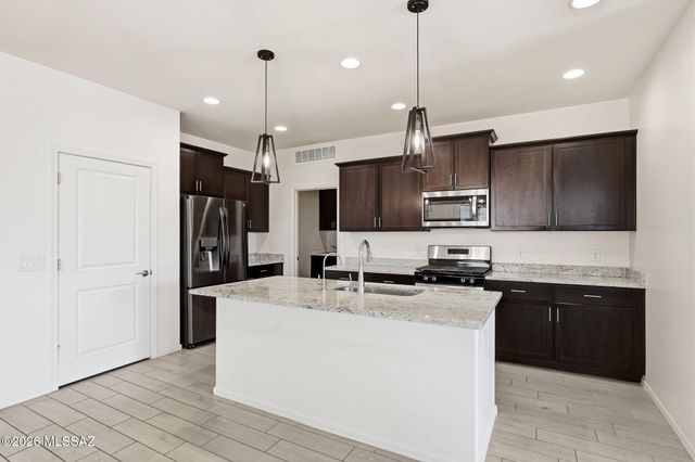947 S Paseo Las Vigas, Sahuarita, AZ 85629