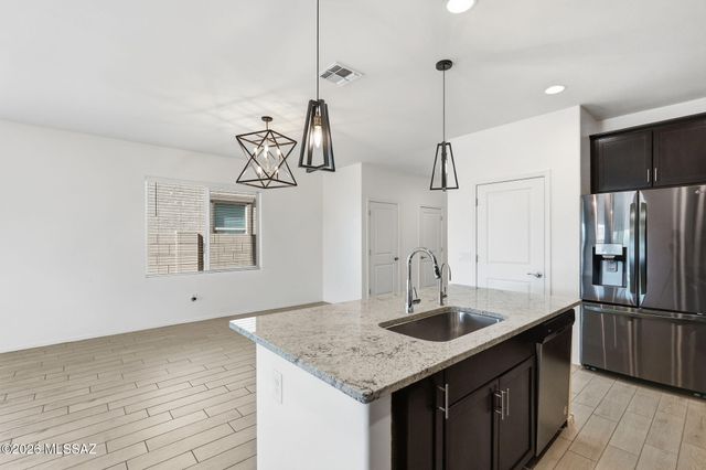 947 S Paseo Las Vigas, Sahuarita, AZ 85629