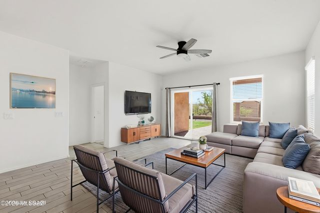 947 S Paseo Las Vigas, Sahuarita, AZ 85629