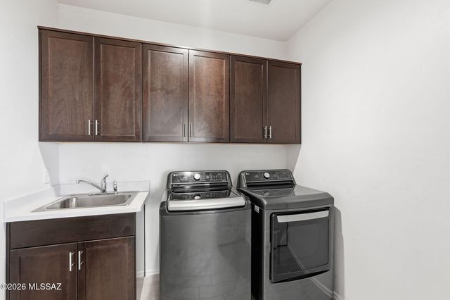 947 S Paseo Las Vigas, Sahuarita, AZ 85629