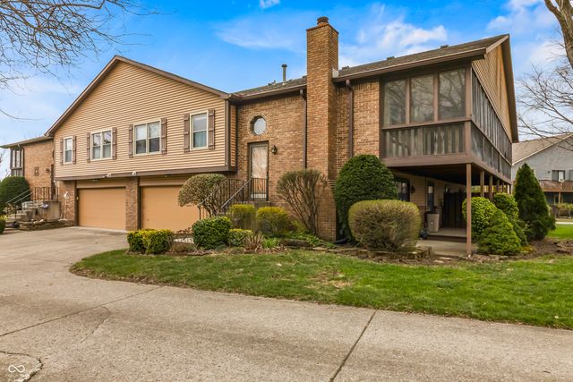 7471 Prairie Lake Drive, Indianapolis, IN 46256