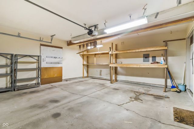 7471 Prairie Lake Drive, Indianapolis, IN 46256