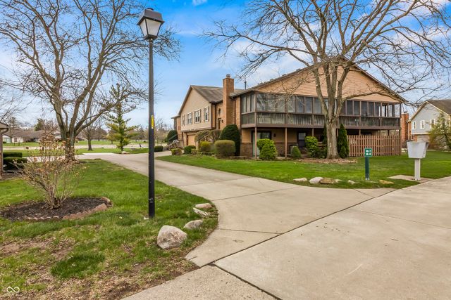 7471 Prairie Lake Drive, Indianapolis, IN 46256