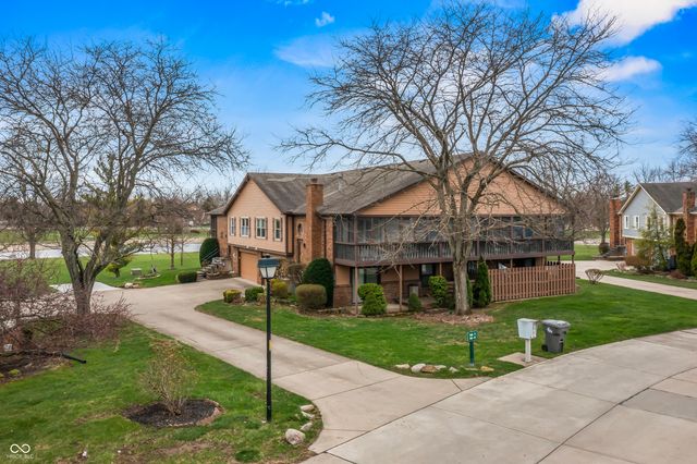 7471 Prairie Lake Drive, Indianapolis, IN 46256