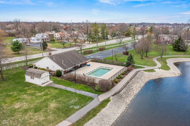 7471 Prairie Lake Drive, Indianapolis, IN 46256