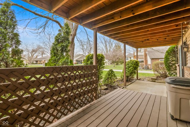 7471 Prairie Lake Drive, Indianapolis, IN 46256