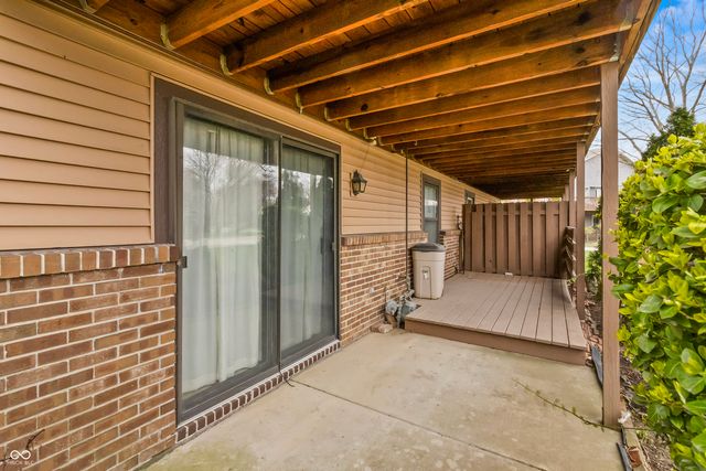 7471 Prairie Lake Drive, Indianapolis, IN 46256