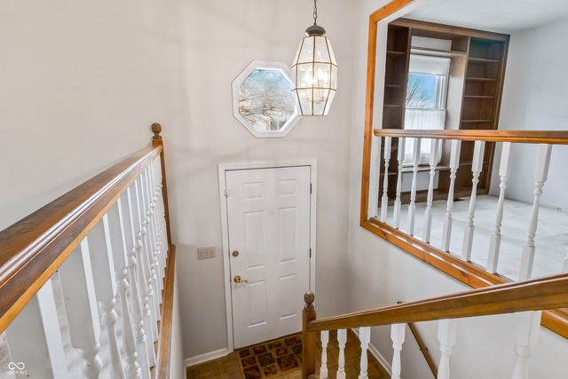 7471 Prairie Lake Drive, Indianapolis, IN 46256