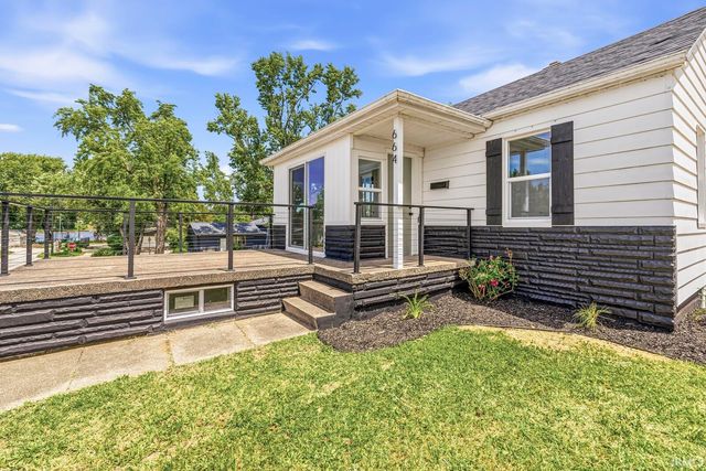 664 N Oakland Street, Mishawaka, IN 46544