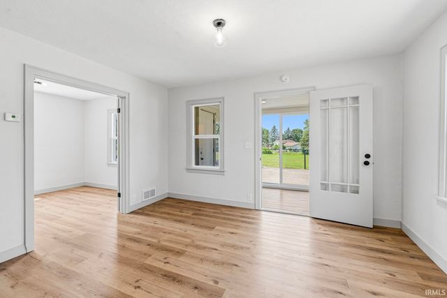 664 N Oakland Street, Mishawaka, IN 46544