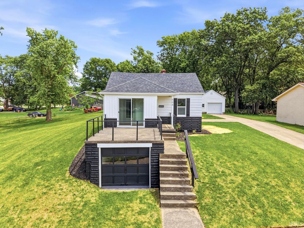 664 N Oakland Street, Mishawaka, IN 46544