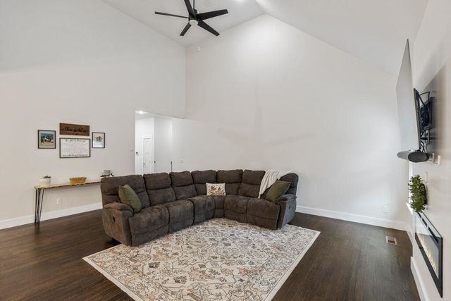 621 Sunset Valley Drive, Soddy Daisy, TN 37379