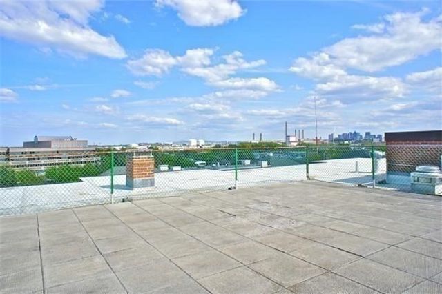 28 9th St 805, Medford, MA 02155