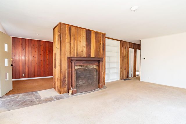645 W Sylvan Lane, Bloomington, IN 47404
