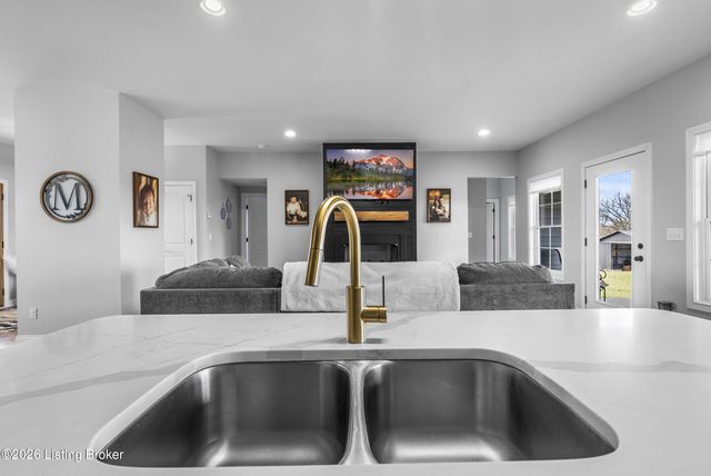 285 Easton Ln, Bloomfield, KY 40008