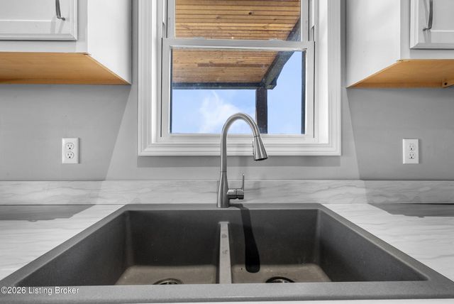 285 Easton Ln, Bloomfield, KY 40008