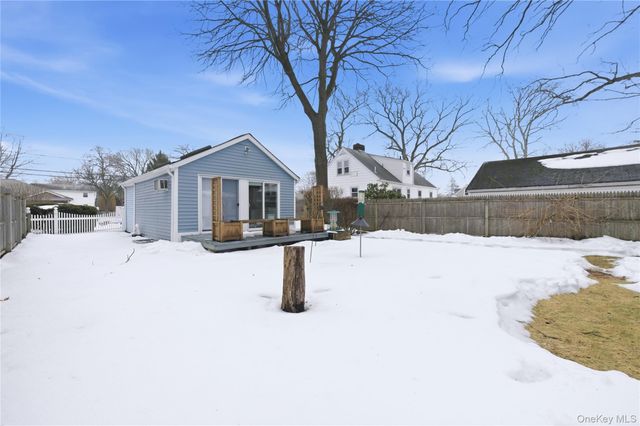 20 Bristol Street, Huntington, NY 11743