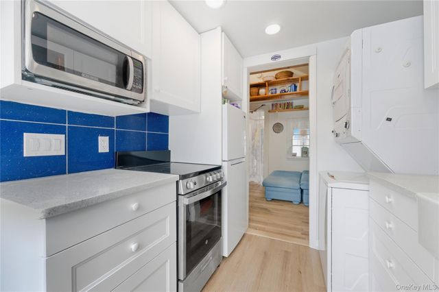 20 Bristol Street, Huntington, NY 11743