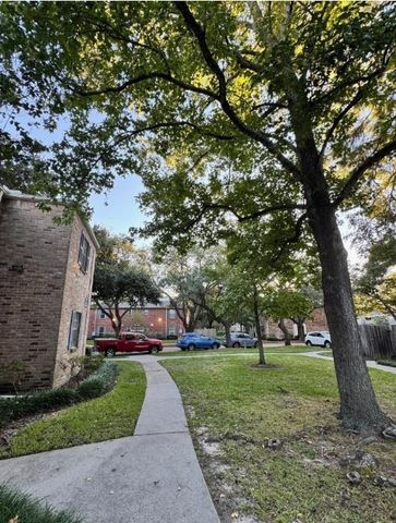 13004 Trail Hollow Drive A, Houston, TX 77079