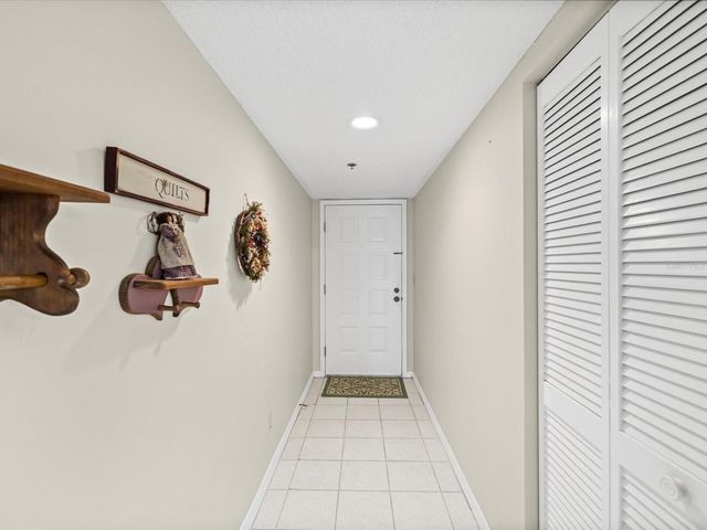 9461 HARBOR GREENS WAY 207, Seminole, FL 33776
