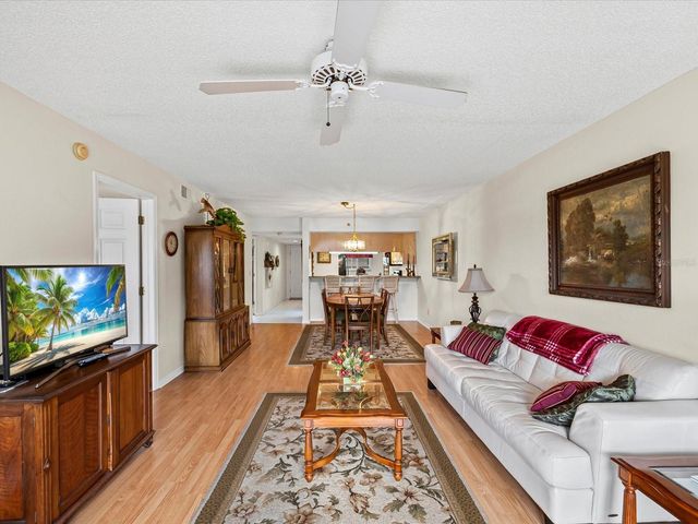 9461 HARBOR GREENS WAY 207, Seminole, FL 33776