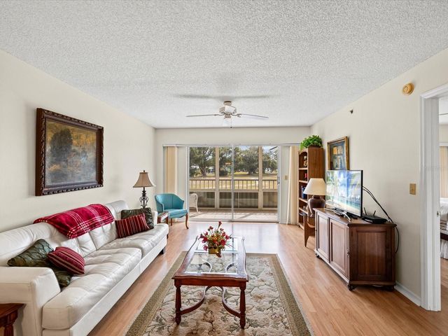 9461 HARBOR GREENS WAY 207, Seminole, FL 33776