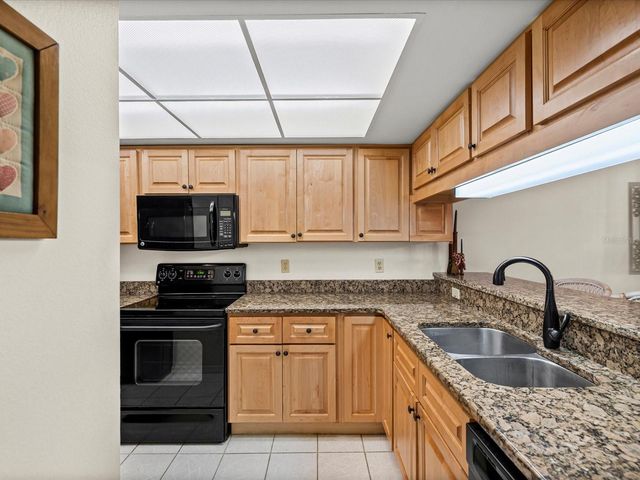 9461 HARBOR GREENS WAY 207, Seminole, FL 33776