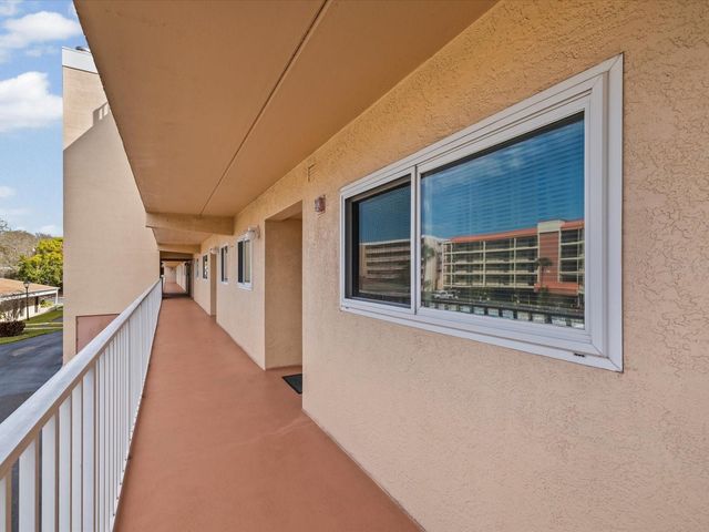 9461 HARBOR GREENS WAY 207, Seminole, FL 33776