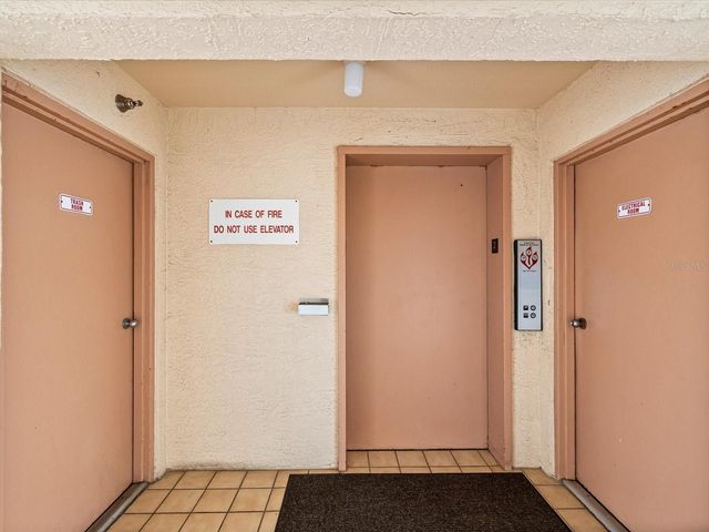 9461 HARBOR GREENS WAY 207, Seminole, FL 33776