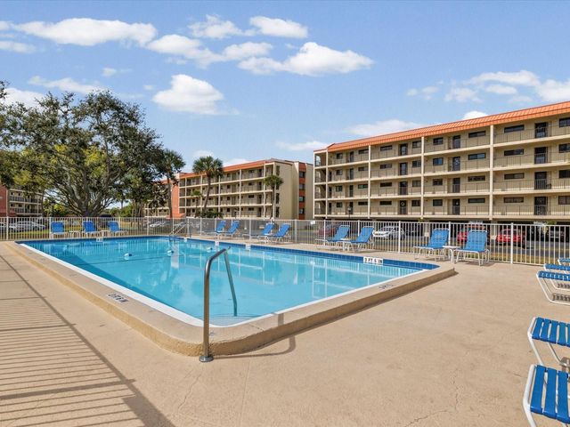 9461 HARBOR GREENS WAY 207, Seminole, FL 33776