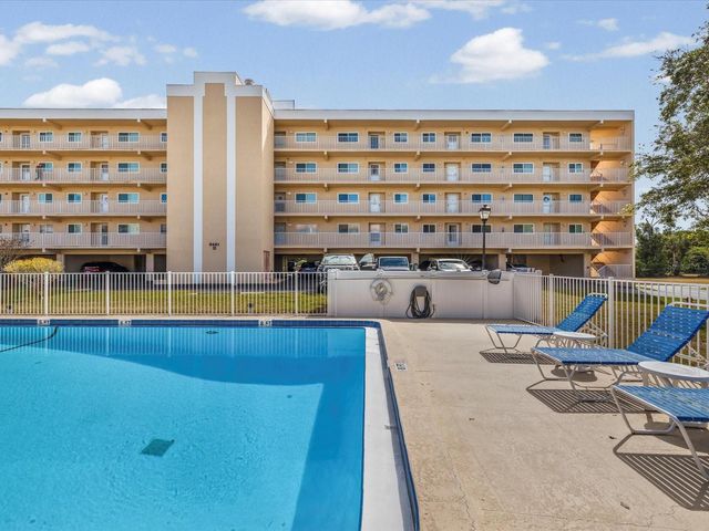 9461 HARBOR GREENS WAY 207, Seminole, FL 33776