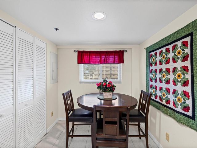 9461 HARBOR GREENS WAY 207, Seminole, FL 33776