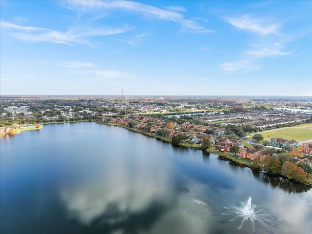 9628 LAKE CHASE ISLAND WAY, Tampa, FL 33626