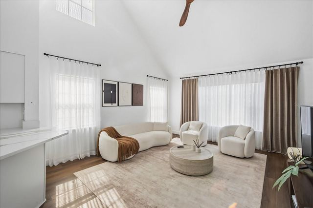 9628 LAKE CHASE ISLAND WAY, Tampa, FL 33626