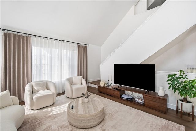 9628 LAKE CHASE ISLAND WAY, Tampa, FL 33626