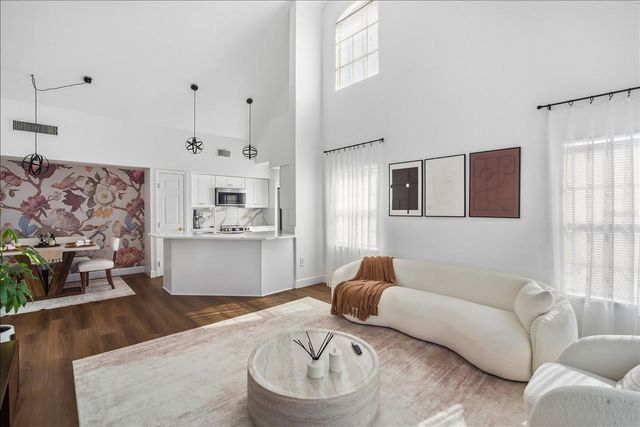 9628 LAKE CHASE ISLAND WAY, Tampa, FL 33626