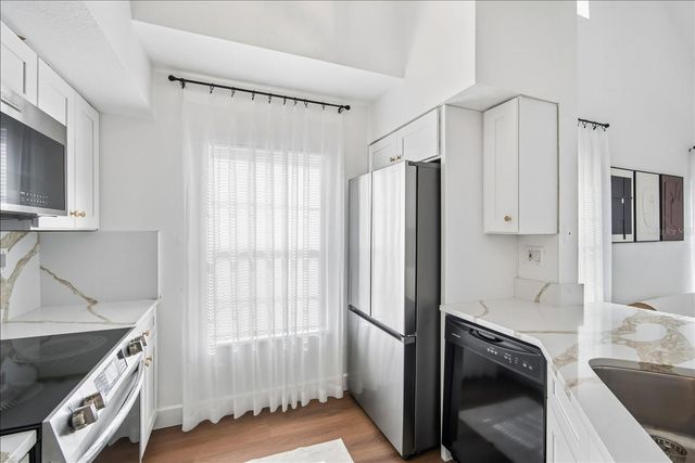 9628 LAKE CHASE ISLAND WAY, Tampa, FL 33626