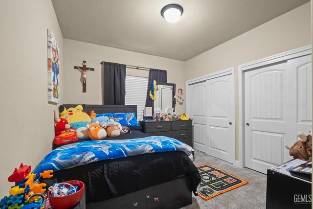 9426 Woodland Ridge Lane, Shafter, CA 93263