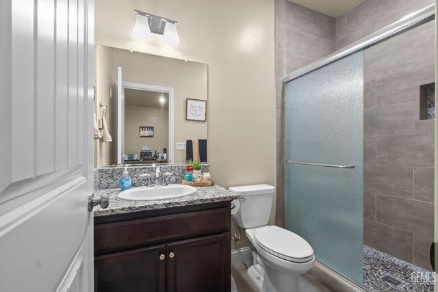 9426 Woodland Ridge Lane, Shafter, CA 93263