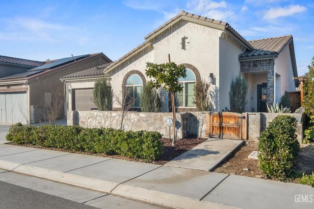 9426 Woodland Ridge Lane, Shafter, CA 93263