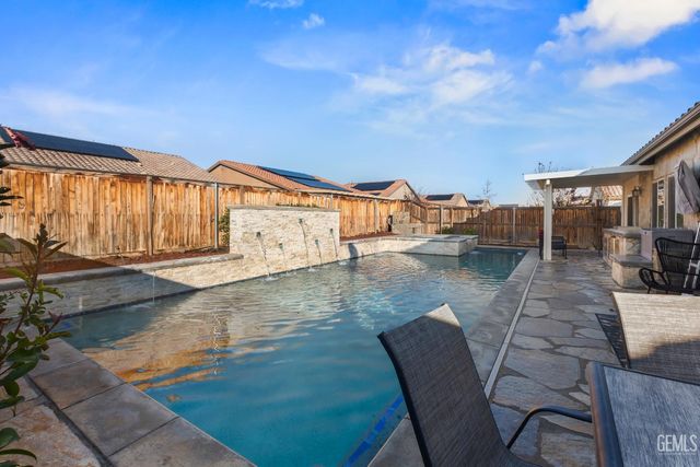 9426 Woodland Ridge Lane, Shafter, CA 93263