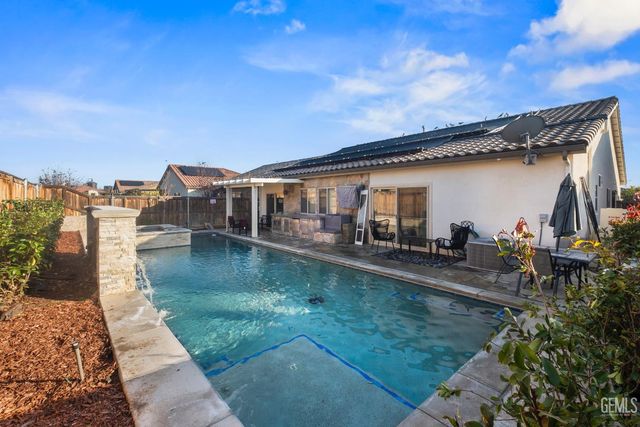 9426 Woodland Ridge Lane, Shafter, CA 93263