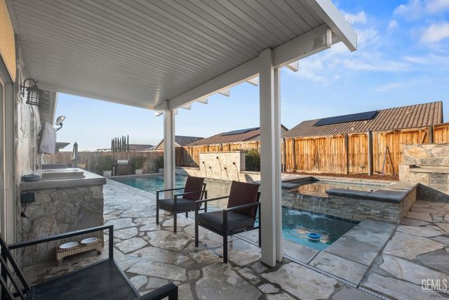 9426 Woodland Ridge Lane, Shafter, CA 93263