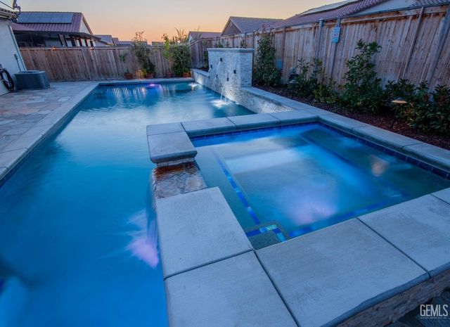 9426 Woodland Ridge Lane, Shafter, CA 93263