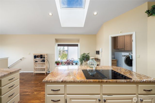 987 NW Camano Drive, Camano Island, WA 98282