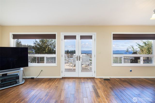 987 NW Camano Drive, Camano Island, WA 98282