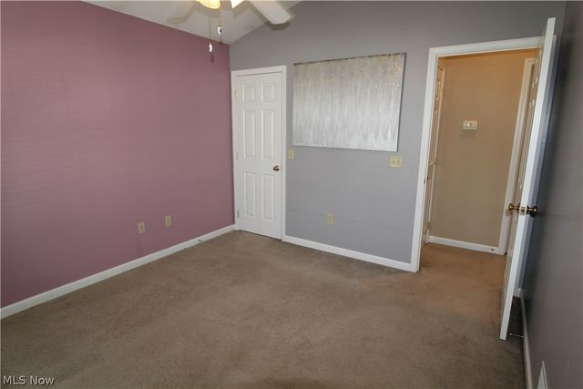 13 Hedgerows, New Middletown, OH 44442