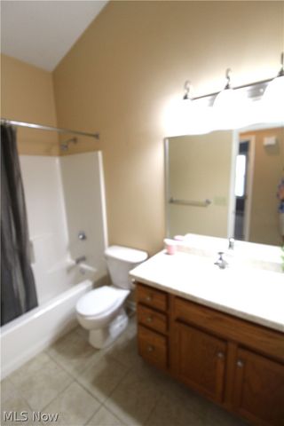 13 Hedgerows, New Middletown, OH 44442