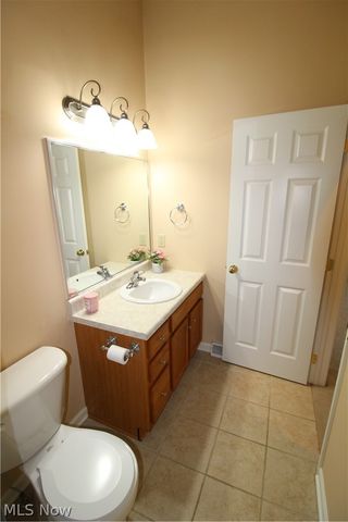13 Hedgerows, New Middletown, OH 44442
