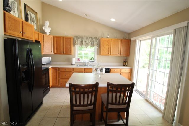 13 Hedgerows, New Middletown, OH 44442